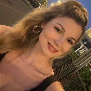 Meet your posher, Olivia